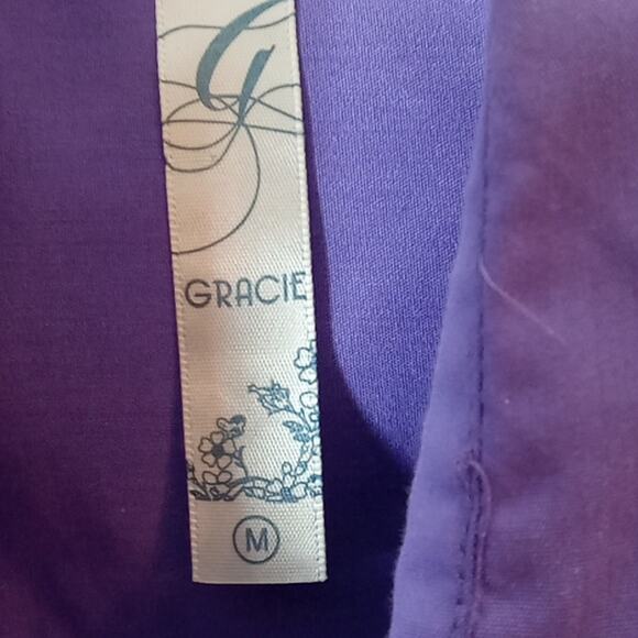 Gracie Women's Purple Collared Button down Medium blouse. Career,Office. - Picture 2 of 8